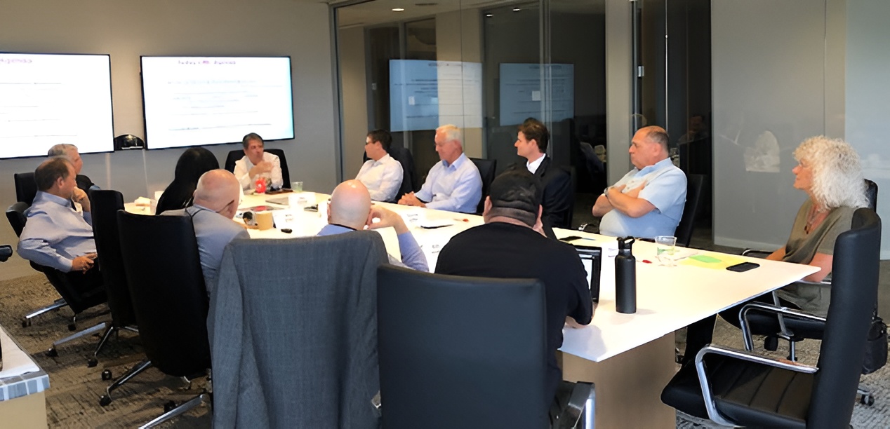 Healthcare CEOs in a confidential peer advisory Round Table